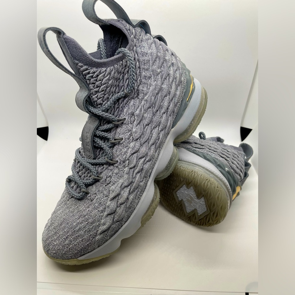 Men’s Nike LeBron 15 XV City Edition Wolf Grey Metallic Gold Cool Grey Size 8